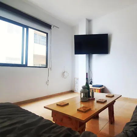 Séjour chez l'habitant Bright Double Room By The Sea With Shared Bathroom And Kitchen. Las Palmas de Gran Canaria