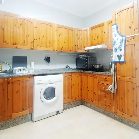 Séjour chez l'habitant Bright Double Room By The Sea With Shared Bathroom And Kitchen.
